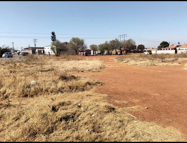 LAND FOR SALE IN BRAAMFISCHERVILLE